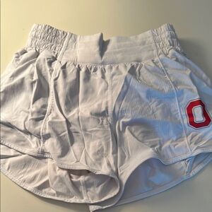 Lululemon white ohio state hotty hot shorts high rise